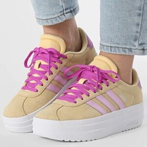 NWT ADIDAS COURT BOLD SHOES!